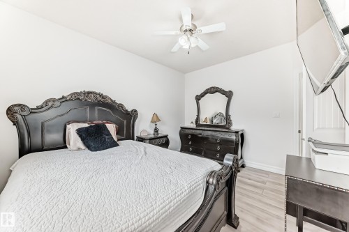 16626 58A Street, Edmonton, AB - Indoor Photo Showing Bedroom