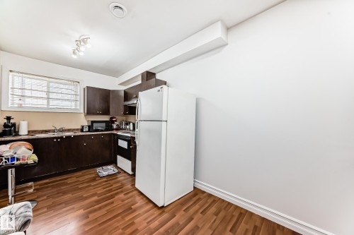 16626 58A Street, Edmonton, AB - Indoor Photo Showing Kitchen