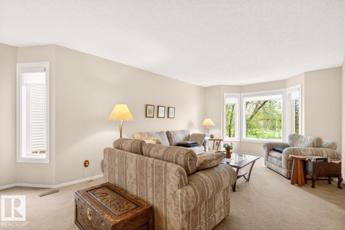 3516 37 Street, Edmonton, AB - Indoor Photo Showing Living Room