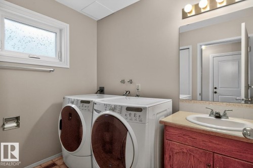3516 37 Street, Edmonton, AB - Indoor Photo Showing Laundry Room