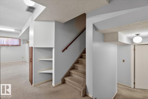 3516 37 Street, Edmonton, AB - Indoor