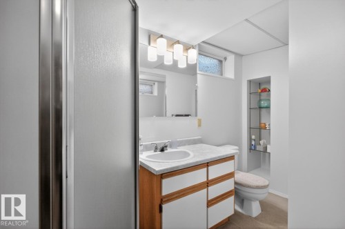 3516 37 Street, Edmonton, AB - Indoor Photo Showing Bathroom
