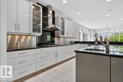1128 119 Street, Edmonton, AB - Indoor Photo Showing Kitchen