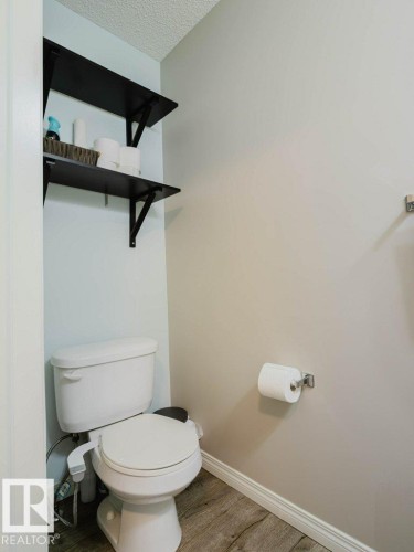 7607 24 Avenue, Edmonton, AB - Indoor Photo Showing Bathroom