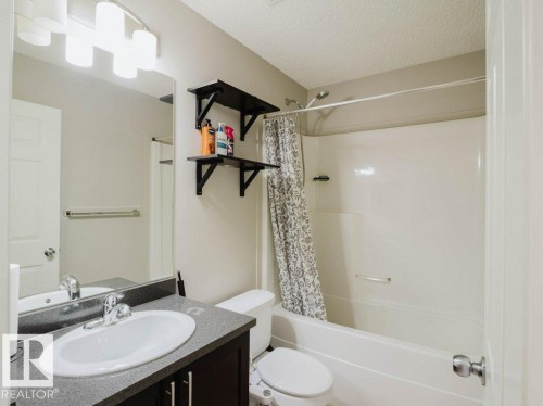 7607 24 Avenue, Edmonton, AB - Indoor Photo Showing Bathroom