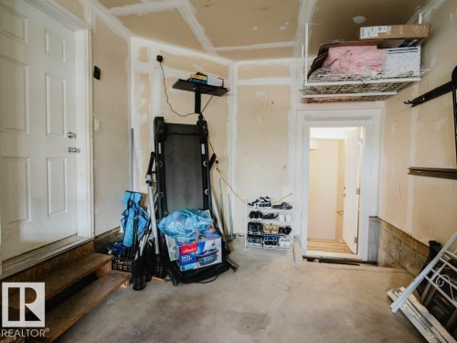 7607 24 Avenue, Edmonton, AB - Indoor