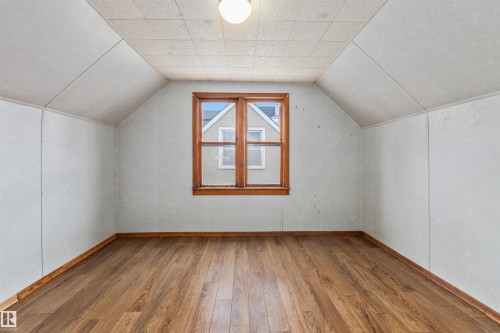 8331 81 Avenue, Edmonton, AB - Indoor Photo Showing Other Room
