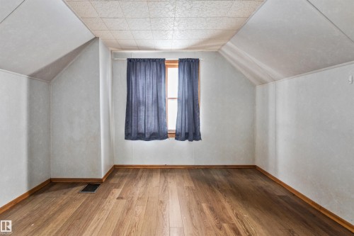 8331 81 Avenue, Edmonton, AB - Indoor Photo Showing Other Room
