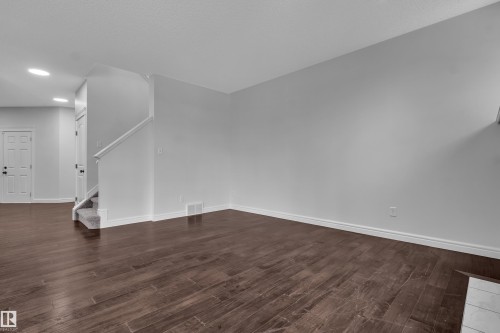 1303 29 Street Nw, Edmonton, AB - Indoor Photo Showing Other Room