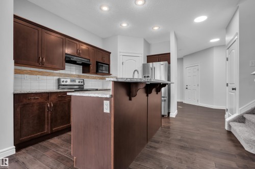 1303 29 Street Nw, Edmonton, AB - Indoor Photo Showing Kitchen