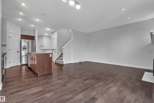 1303 29 Street Nw, Edmonton, AB - Indoor Photo Showing Kitchen