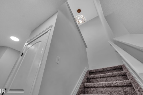 1303 29 Street Nw, Edmonton, AB - Indoor Photo Showing Other Room