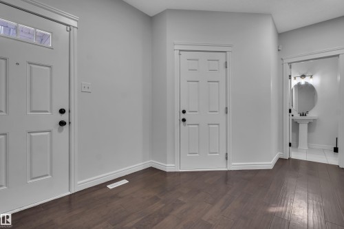 1303 29 Street Nw, Edmonton, AB - Indoor Photo Showing Other Room