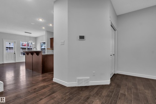 1303 29 Street Nw, Edmonton, AB - Indoor Photo Showing Other Room