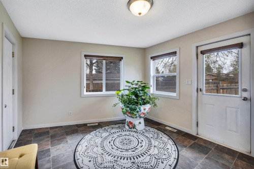96 Arlington Drive, St. Albert, AB - Indoor Photo Showing Other Room
