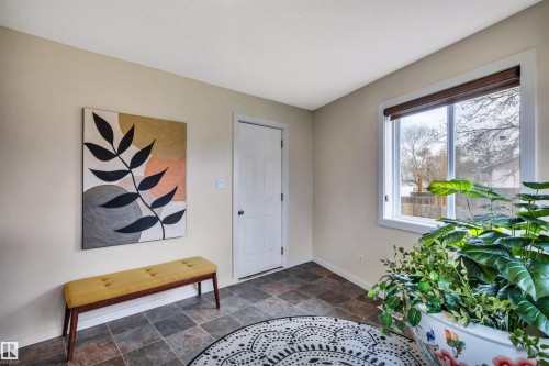 96 Arlington Drive, St. Albert, AB - Indoor Photo Showing Other Room