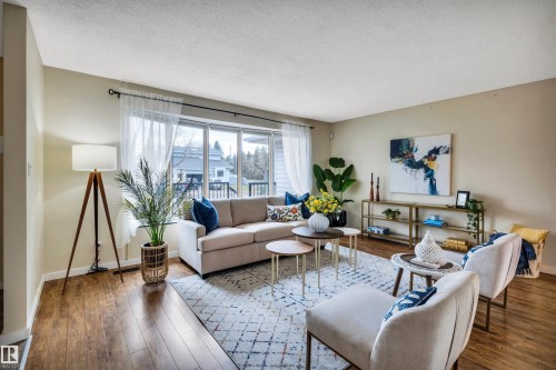 96 Arlington Drive, St. Albert, AB - Indoor Photo Showing Living Room