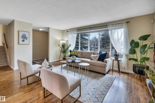 96 Arlington Drive, St. Albert, AB - Indoor Photo Showing Living Room