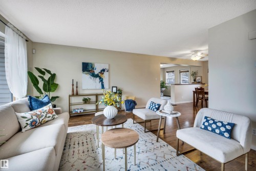 96 Arlington Drive, St. Albert, AB - Indoor Photo Showing Living Room