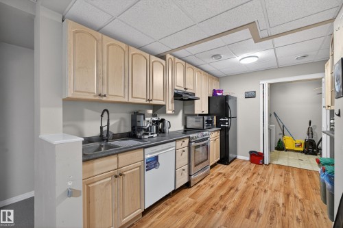 4333 Mcmullen Way Sw, Edmonton, AB - Indoor Photo Showing Kitchen With Double Sink