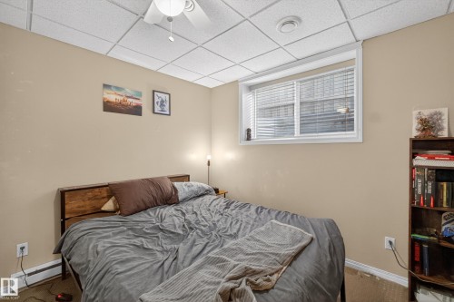 4333 Mcmullen Way Sw, Edmonton, AB - Indoor Photo Showing Bedroom