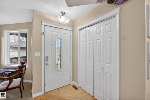 4333 Mcmullen Way Sw, Edmonton, AB - Indoor Photo Showing Other Room