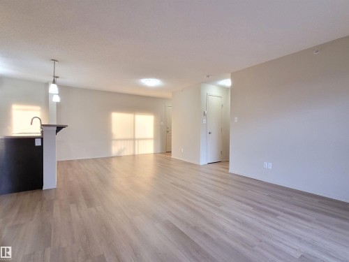 432 1180 Hyndman Road, Edmonton, AB - Indoor