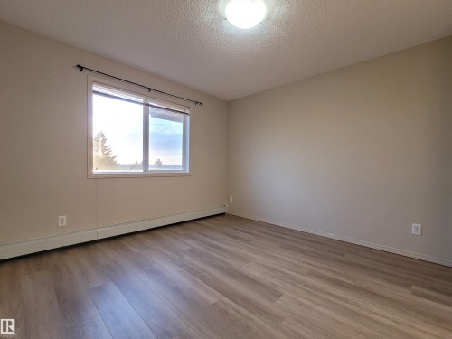 432 1180 Hyndman Road, Edmonton, AB - Indoor Photo Showing Other Room
