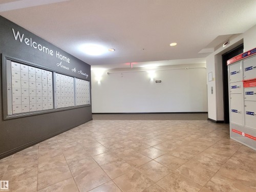 432 1180 Hyndman Road, Edmonton, AB - Indoor Photo Showing Other Room