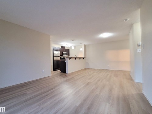 432 1180 Hyndman Road, Edmonton, AB - Indoor Photo Showing Other Room