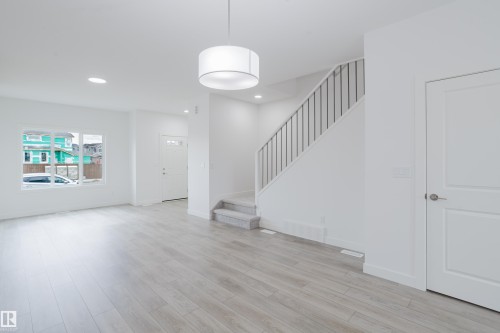 772 Mattson Drive, Edmonton, AB - Indoor Photo Showing Other Room