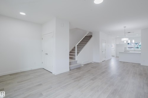 772 Mattson Drive, Edmonton, AB - Indoor Photo Showing Other Room