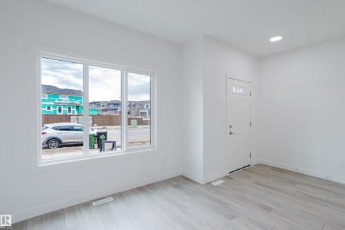 772 Mattson Drive, Edmonton, AB - Indoor Photo Showing Other Room