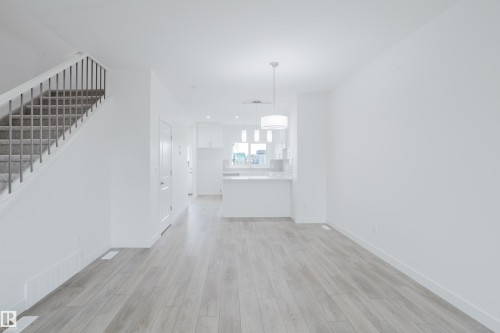 772 Mattson Drive, Edmonton, AB - Indoor Photo Showing Other Room