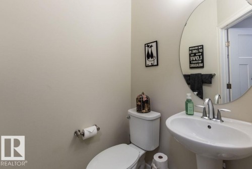 14207 138 Street Nw, Edmonton, AB - Indoor Photo Showing Bathroom