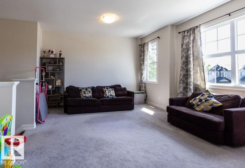 14207 138 Street Nw, Edmonton, AB - Indoor Photo Showing Living Room