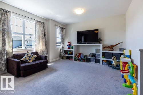 14207 138 Street Nw, Edmonton, AB - Indoor