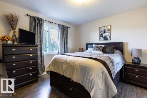 14207 138 Street Nw, Edmonton, AB - Indoor Photo Showing Bedroom