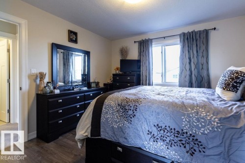 14207 138 Street Nw, Edmonton, AB - Indoor Photo Showing Bedroom