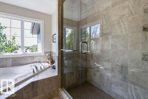 14207 138 Street Nw, Edmonton, AB - Indoor Photo Showing Bathroom