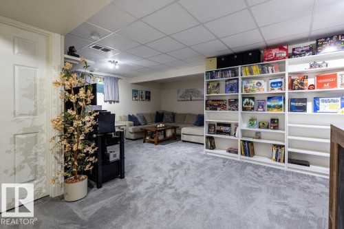 14207 138 Street Nw, Edmonton, AB - Indoor