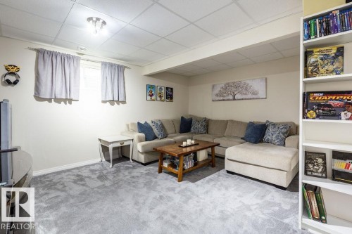 14207 138 Street Nw, Edmonton, AB - Indoor