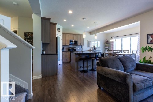14207 138 Street Nw, Edmonton, AB - Indoor Photo Showing Other Room