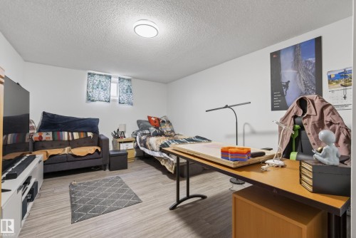 9344 63 Avenue, Edmonton, AB - Indoor Photo Showing Other Room