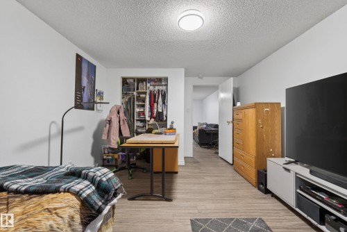 9344 63 Avenue, Edmonton, AB - Indoor Photo Showing Bedroom