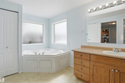 36 Jutland Crescent, Stony Plain, AB - Indoor Photo Showing Bathroom