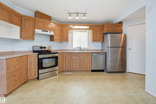 36 Jutland Crescent, Stony Plain, AB - Indoor Photo Showing Kitchen