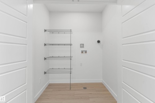 20615 43 Avenue, Edmonton, AB - Indoor With Storage