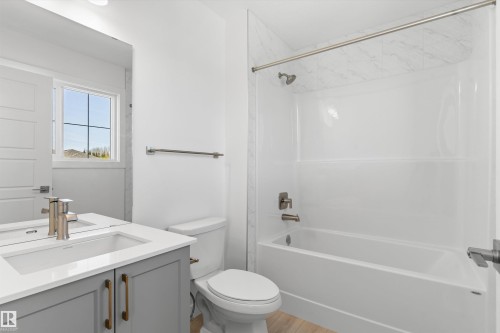 20615 43 Avenue, Edmonton, AB - Indoor Photo Showing Bathroom
