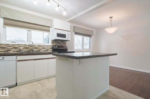 13419 102 Street, Edmonton, AB - Indoor Photo Showing Kitchen
